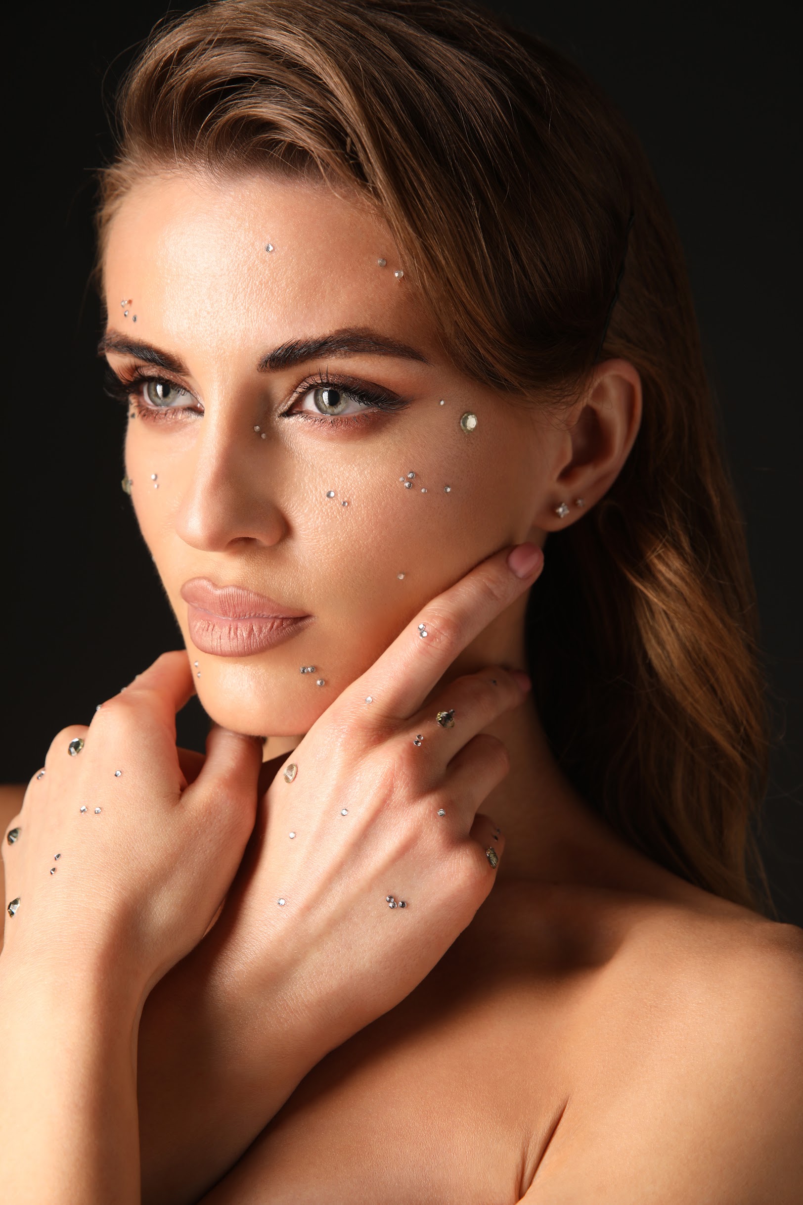Alyona Savisko is a professional model