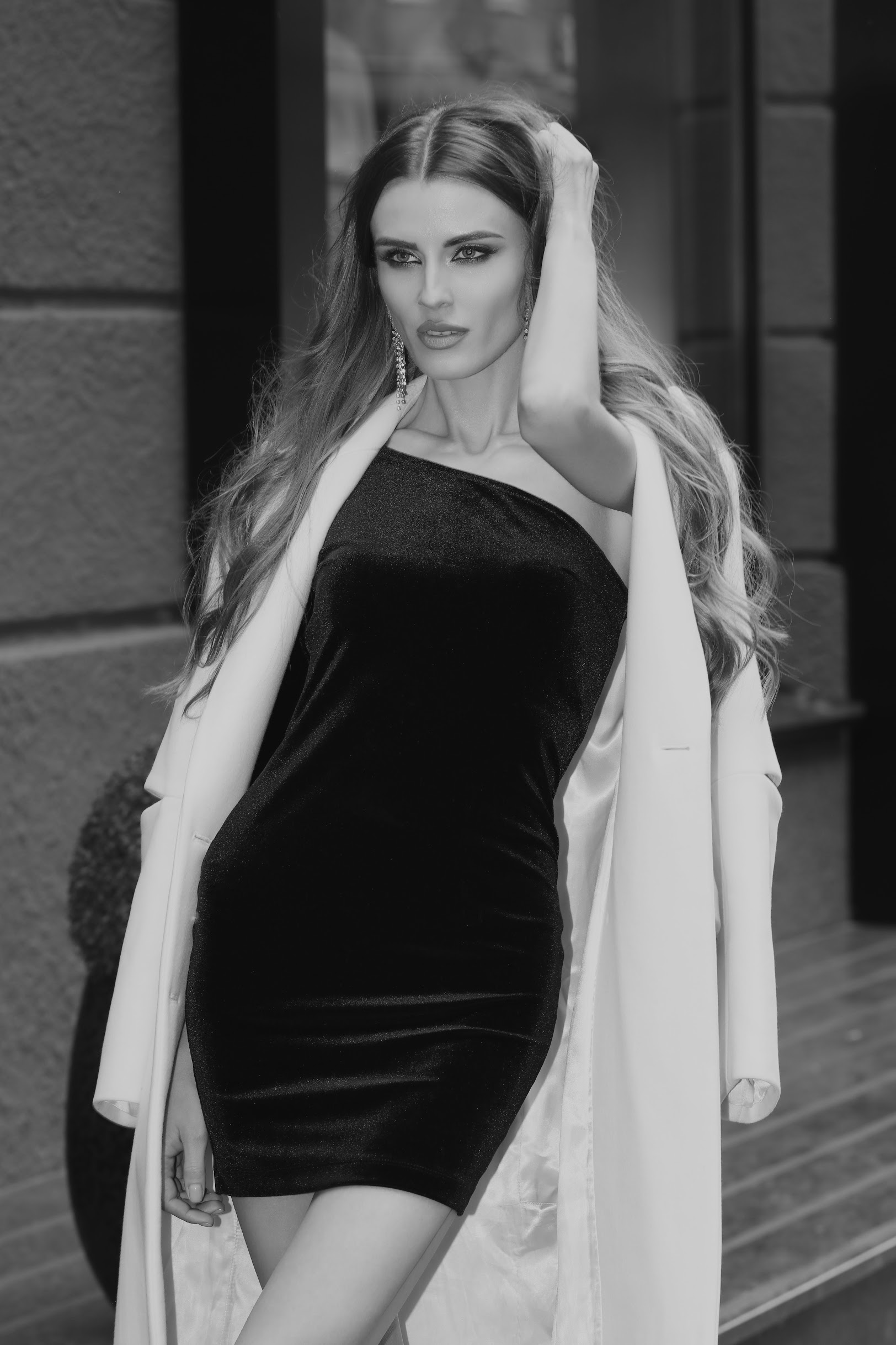 Alyona Savisko is a professional model