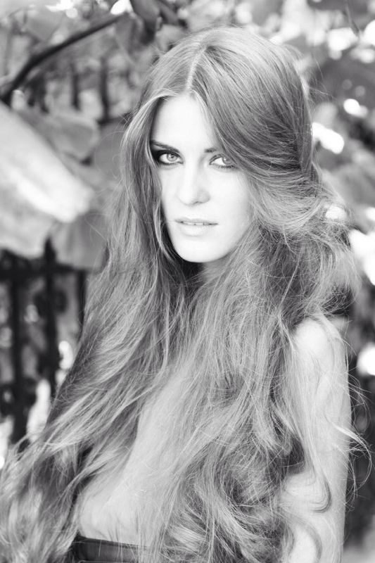 Alyona Savisko is a professional model