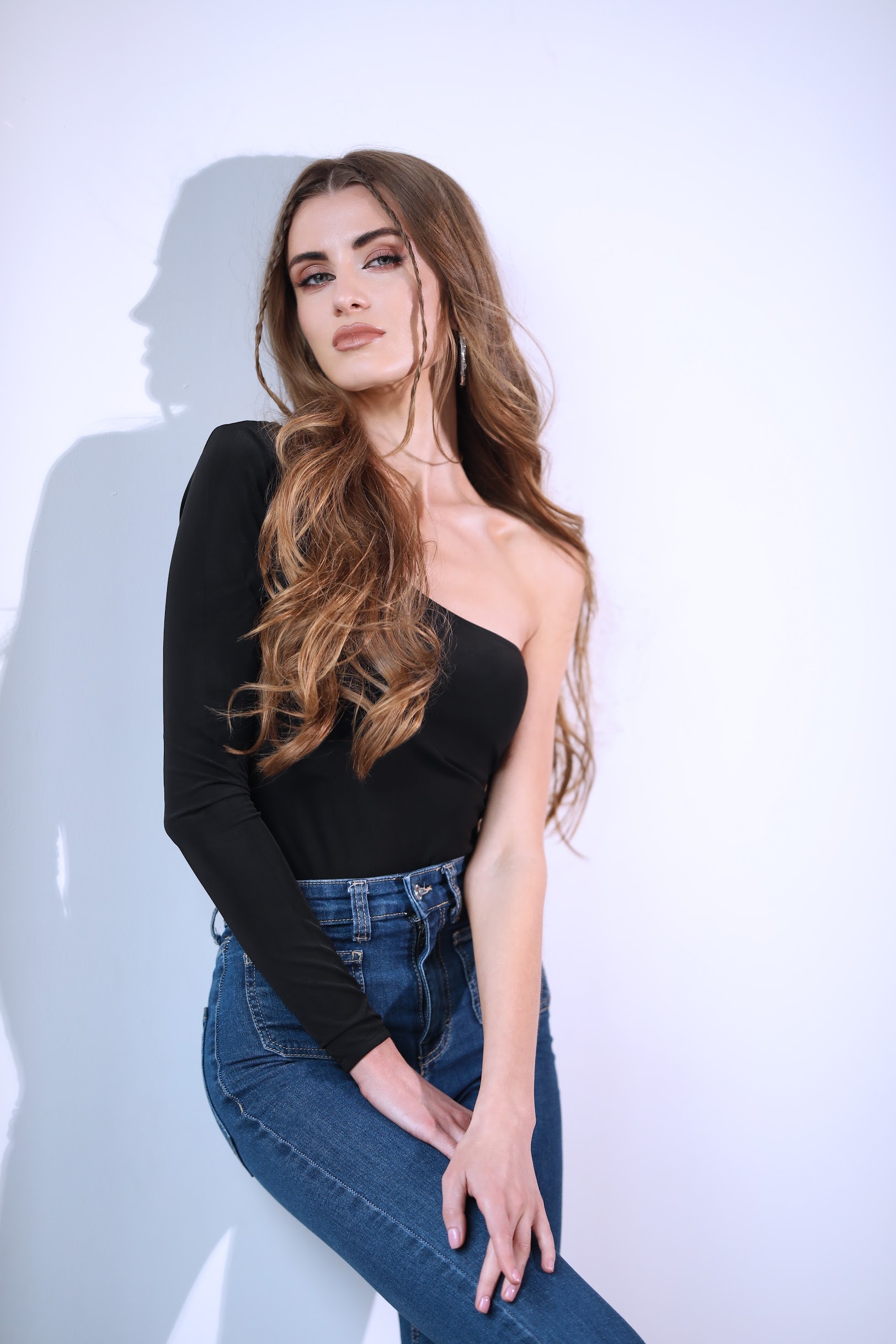 Alyona Savisko is a professional model
