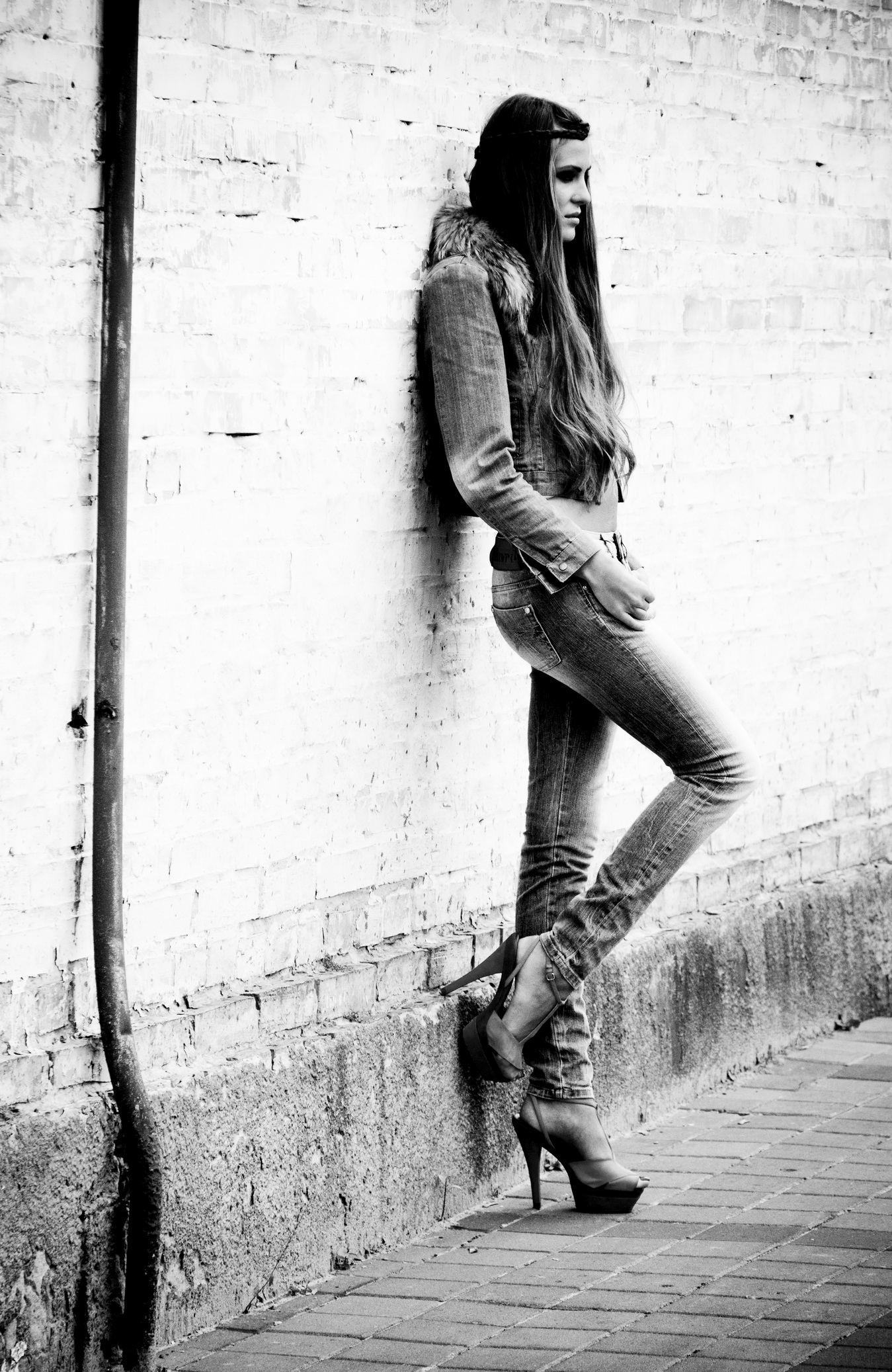 Alyona Savisko is a professional model