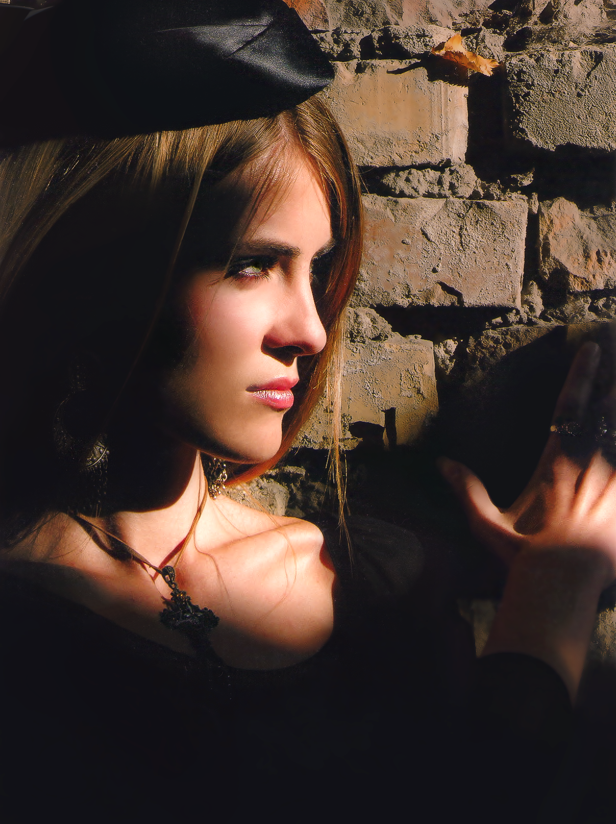 Alyona Savisko is a professional model